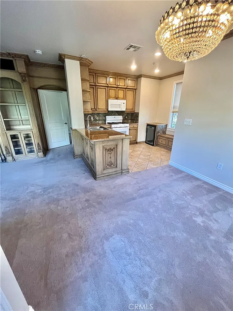 2 bed, 1260 sqft, $3,590 — Photo 4