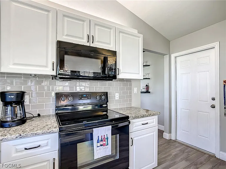 13633 Admiral Ct — Photo 13