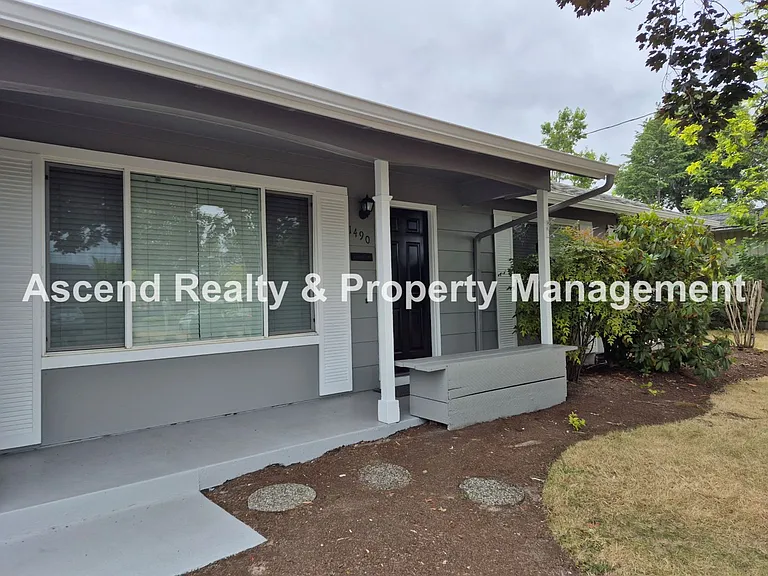 1490 NW 137th Ave — Photo 2