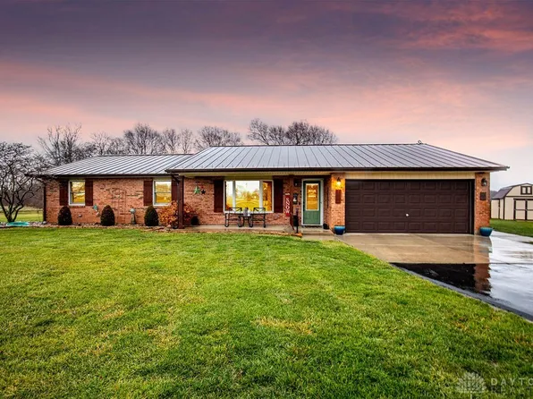 1301 Dusty Ln, West Alexandria, OH 45381