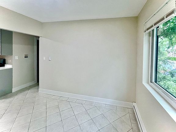 5th image of 316 Marengo Ave APT 3B