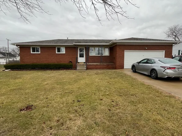 901 Huber Dr, Monroe, MI 48162