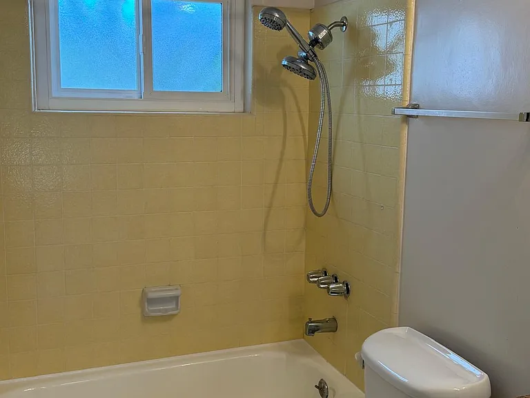 21015 Wood Ave #B — Photo 23