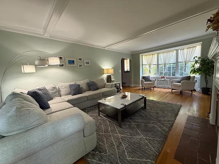111 Highland Ave — Photo 4