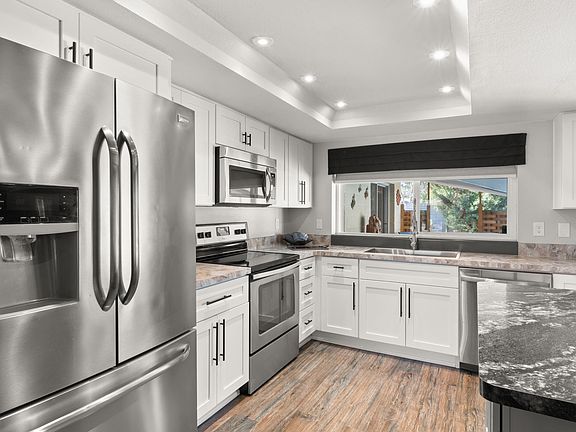 3rd image of 11240 N 58TH Avenue