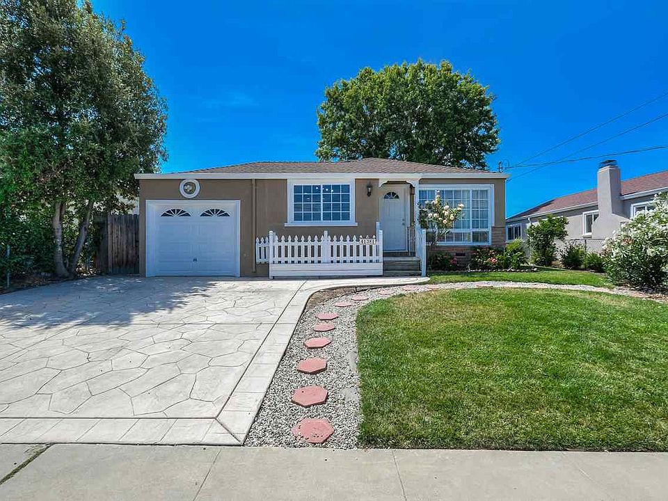 2nd image of 41381 Carmen St