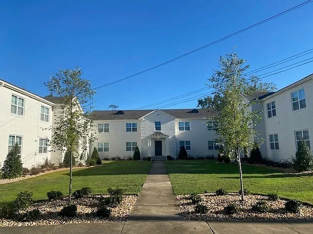 Parkview Apartments — Photo 2