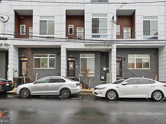 3rd image of 1115 N American St #B2
