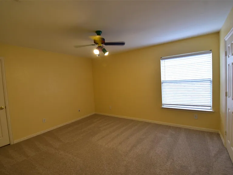 7995 Quiet Meadow Ln — Photo 17