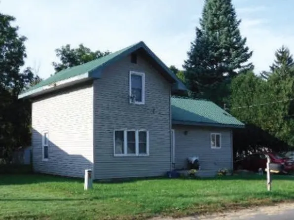 210 E 2nd St, Scottville, MI 49454