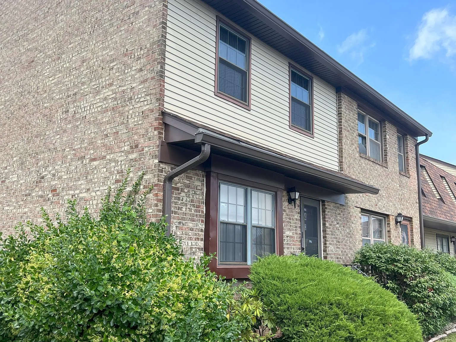 54 Village Green Way — Photo 1