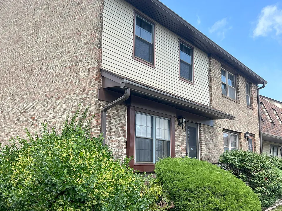 54 Village Green Way