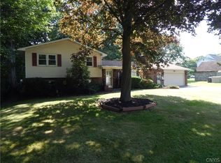 217 Tolbert Dr, North Syracuse, NY