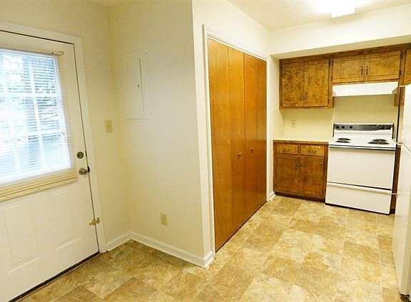 3rd image of 1109 3rd Ave NW