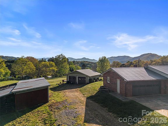 5th image of 882 Queentown Rd