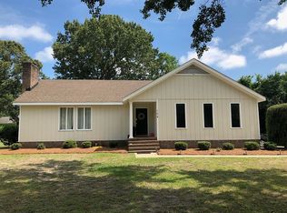 104 N Wedgewood Dr, Washington, NC 27889