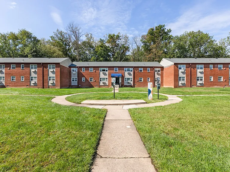 Rock Springs Apartments — Photo 7