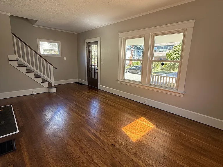 2050 Elmwood Ave — Photo 2