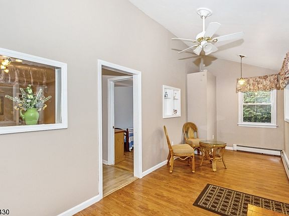 5th image of 10 Grove St