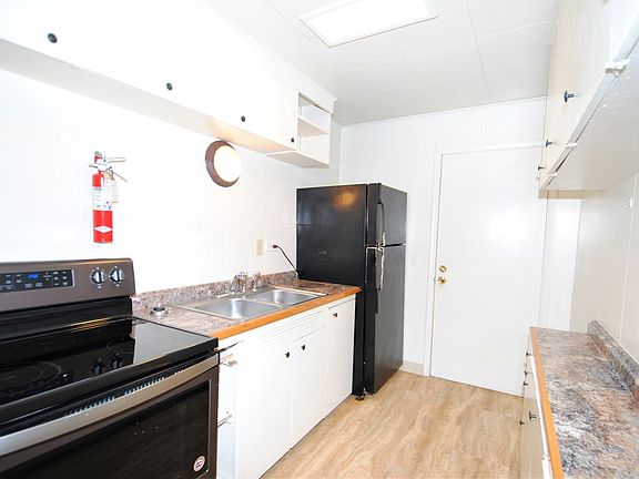 5th image of 230 Farewell Ave Unit 1