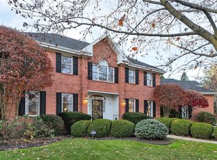 9 Grayhurst Dr, Pittsburgh, PA 15235