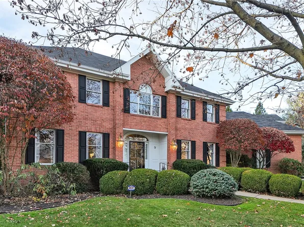 9 Grayhurst Dr, Pittsburgh, PA 15235