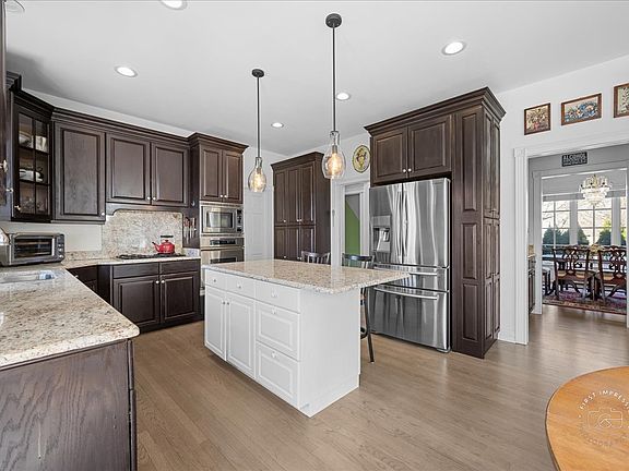 5th image of 1651 Eagle Brook Dr
