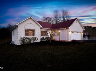 1717 Lone Oak Rd, Johnson City, TN 37604