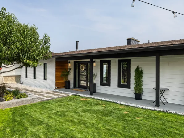 2751 Lakeview Rd, West Kelowna, BC V1Z 1Y5