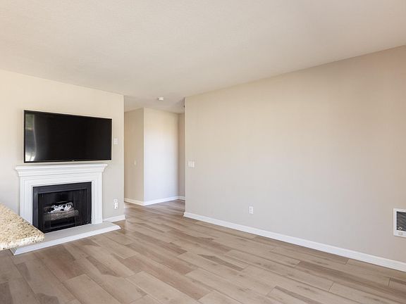 5th image of 300 Glenwood Cir APT 265