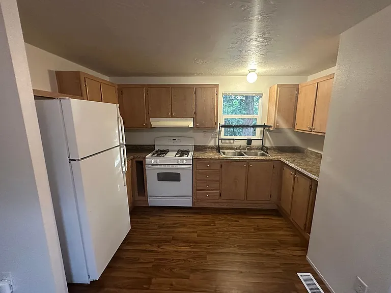 3959 Cartwright St — Photo 2