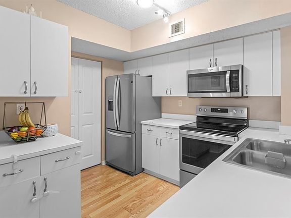3rd image of 3874 Lyons Road #305-6