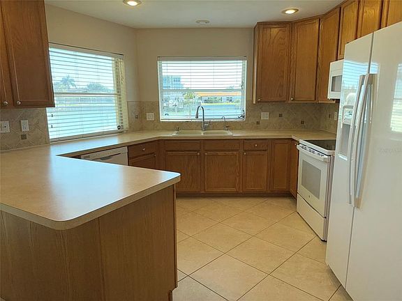 2nd image of 228 Howard Dr