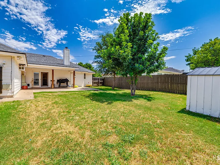 1724 Edmund Blvd — Photo 30