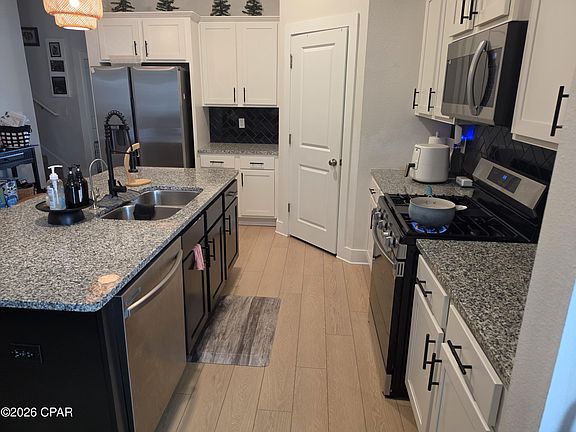 5th image of 214 Bayou Bend Ln