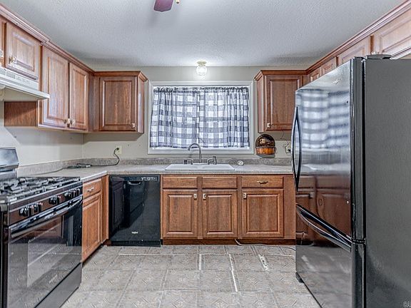 4th image of 106 Morgan St
