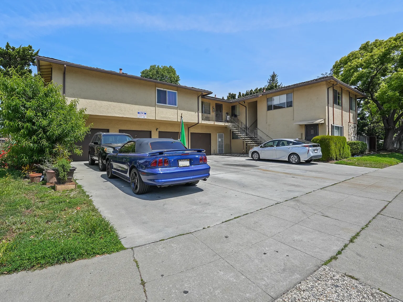 2 bed, 1.0 bath, 875 sqft, $2,595 — Photo 2