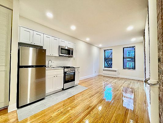 2nd image of 328 E 34th St APT D4