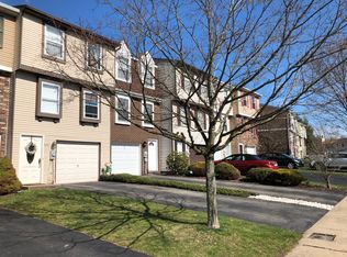 322 Shady Ridge Dr, Monroeville, PA 15146