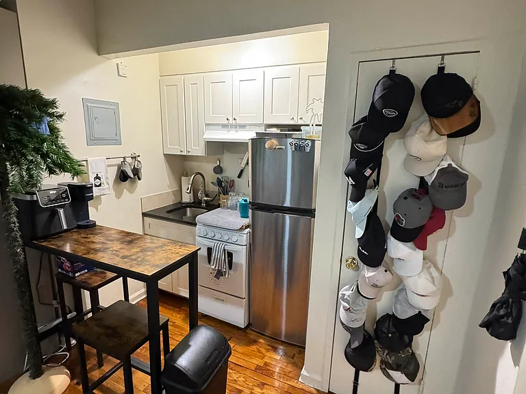 226 E 29th St #4D — Photo 7
