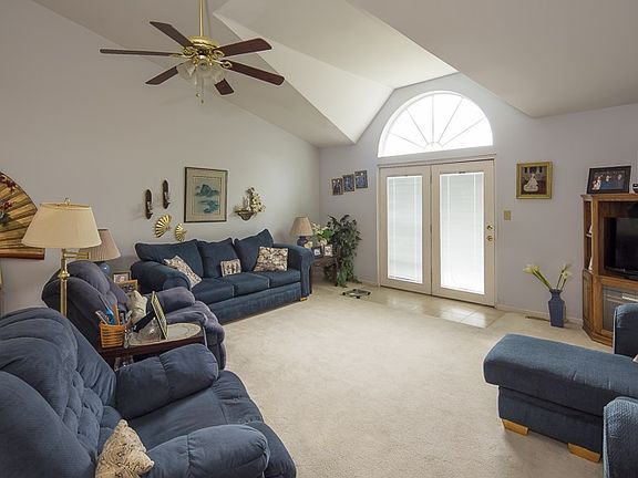 3rd image of 103 Ashley Ct