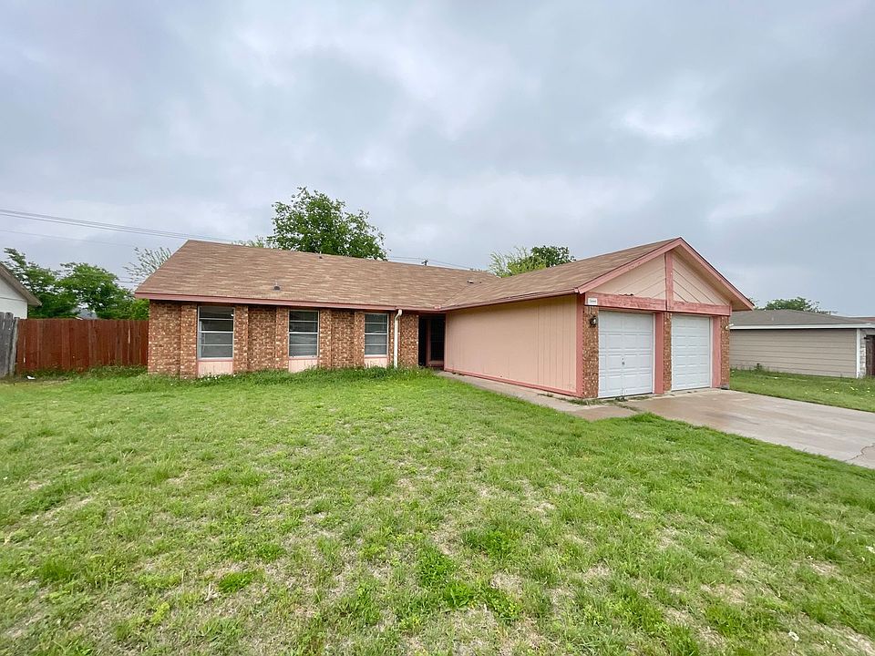 1st image of 2210 Shoemaker Dr #A