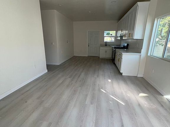 2nd image of 501 Sharon Rd #B