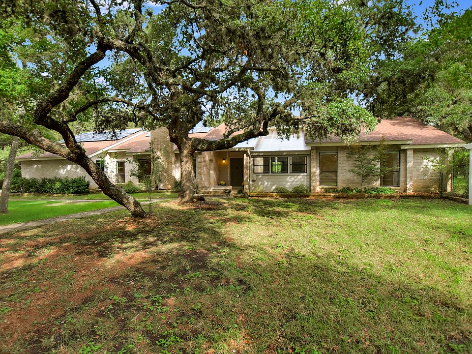 1st image of 304 Wollschlaeger Dr