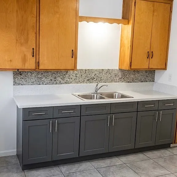 1341 W Poplar St — Photo 1