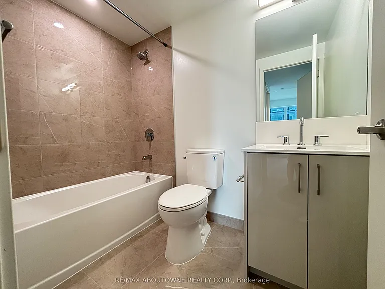 4010 Eglinton Ave W #1215 — Photo 9
