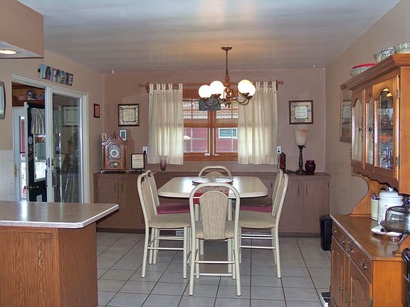3rd image of 807 Terika Dr