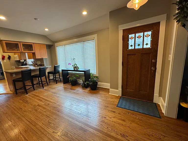 1108 S Harvey Ave — Photo 3