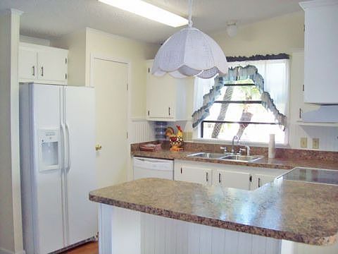 3rd image of 219 Las Palmas Blvd