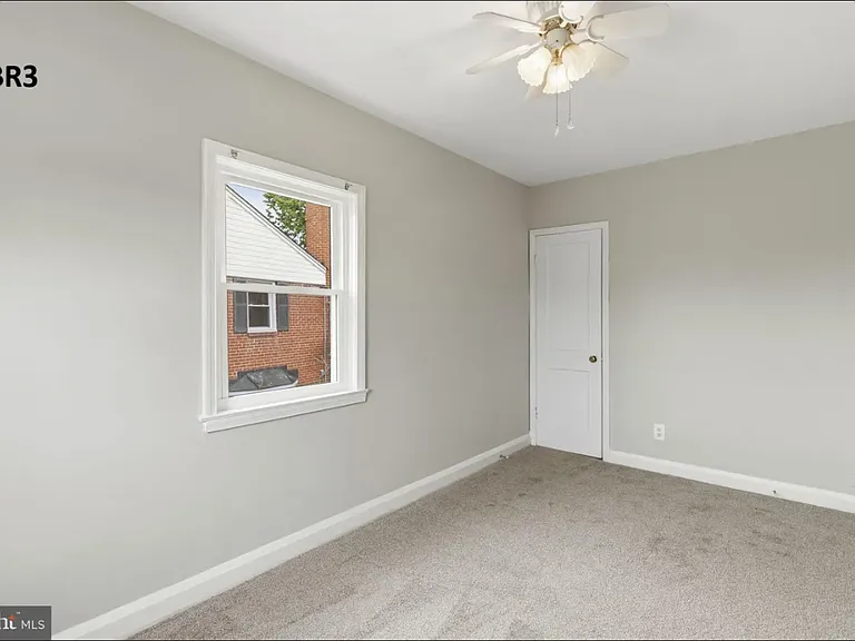 1107 N Marlyn Ave — Photo 14